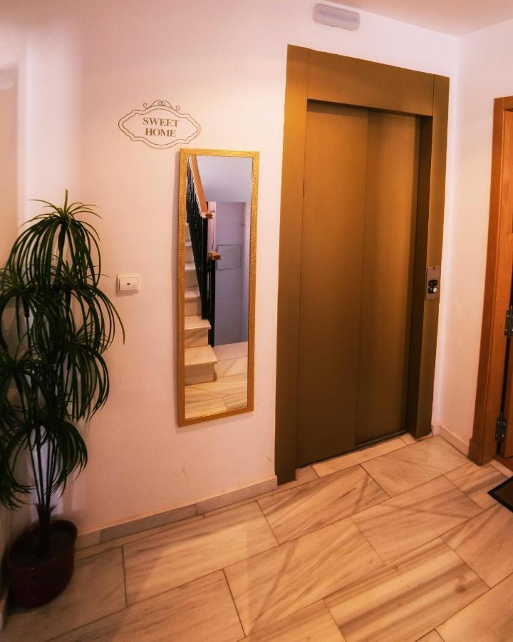 Apartamentos Turísticos Architettura Úbeda Esterno foto